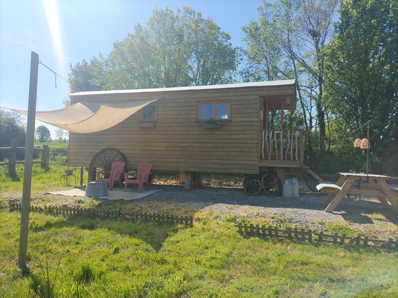La Roulotte De Jane Guest House Margon  Exterior foto